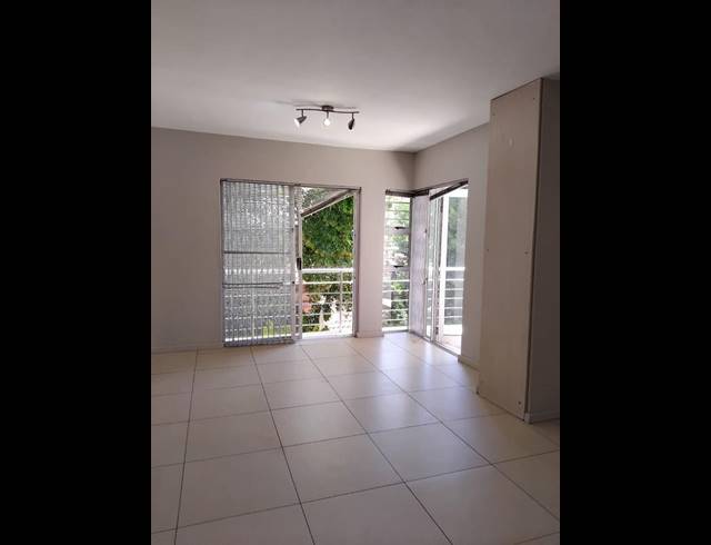 2 BEDROOM PROPERTY TO RENT IN DIE BULT